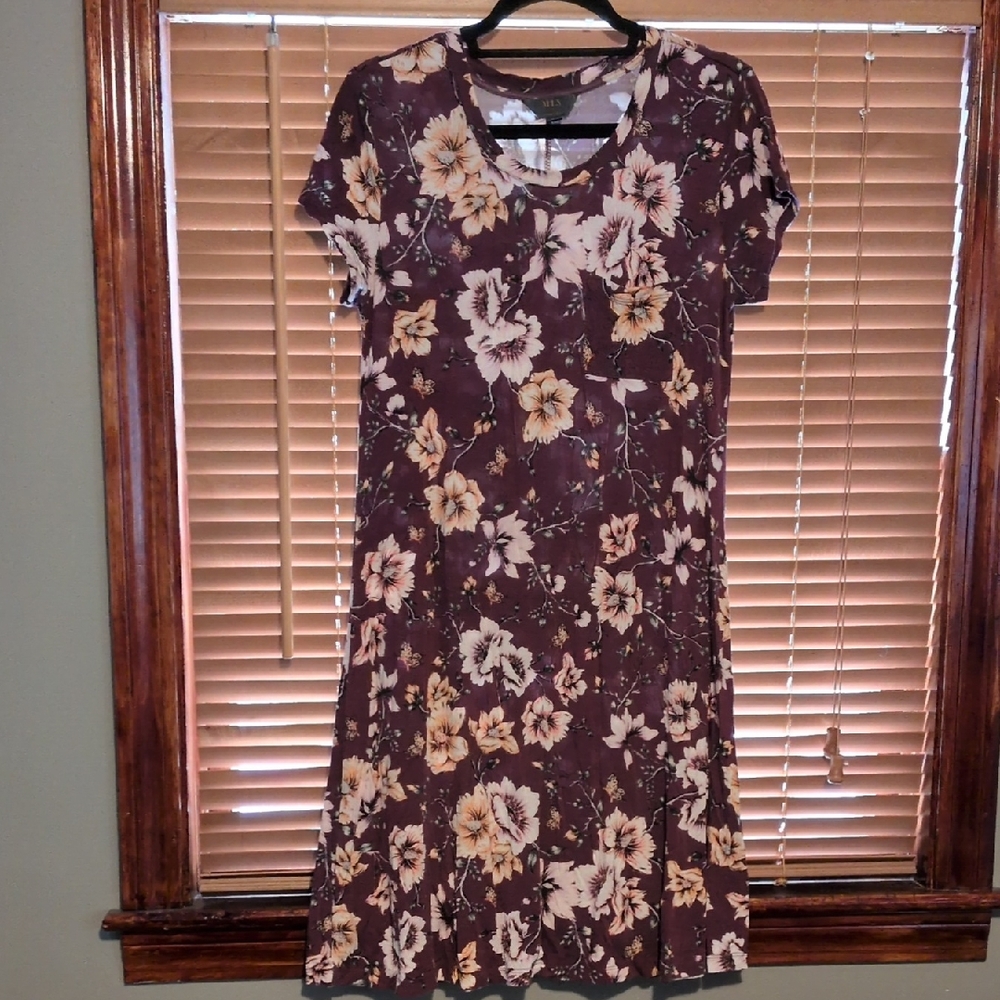 Mi Floral Midi Dress in Purple and Cream